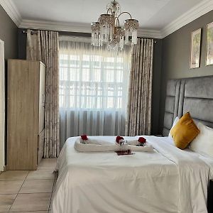 Classic Queen Room